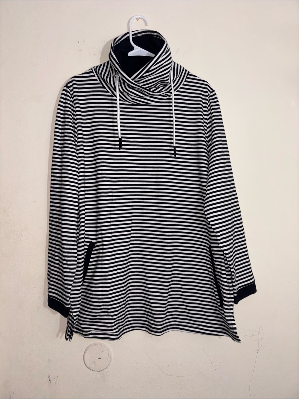 Ulla Popken Women 16/18 Black
White Striped Sweatshirt Tunic NWT